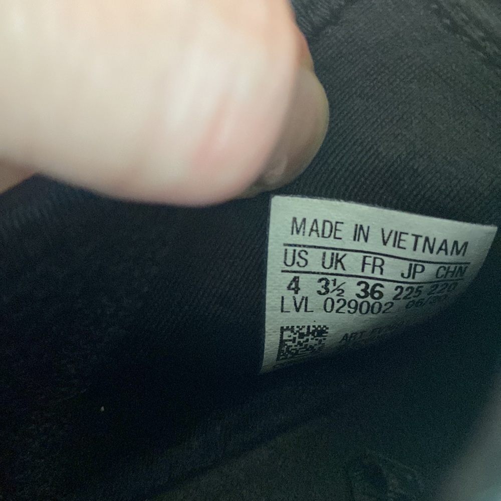 Addidas NMD size 4 youth black - Picture 5 of 5